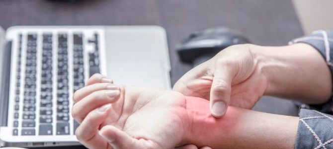 Hogyan segíthetünk a kéz ízületi gyulladásában