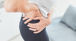 Zsibbadó láb, csípőfájdalommal - a gerinced lehet az oka