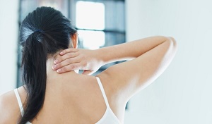 a gerinc mellkasi osteochondrosisa rángatózó fájdalom a térdben