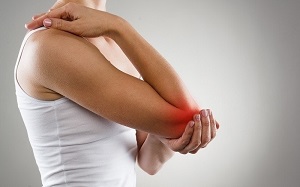 Lüktető fájdalom a könyökben, Milyen tünetei vannak az alkar tendonitisnek?