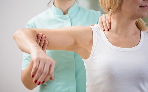 a csípőízület megfogásának nem hagyományos módszerei combcsont forgó fájdalom